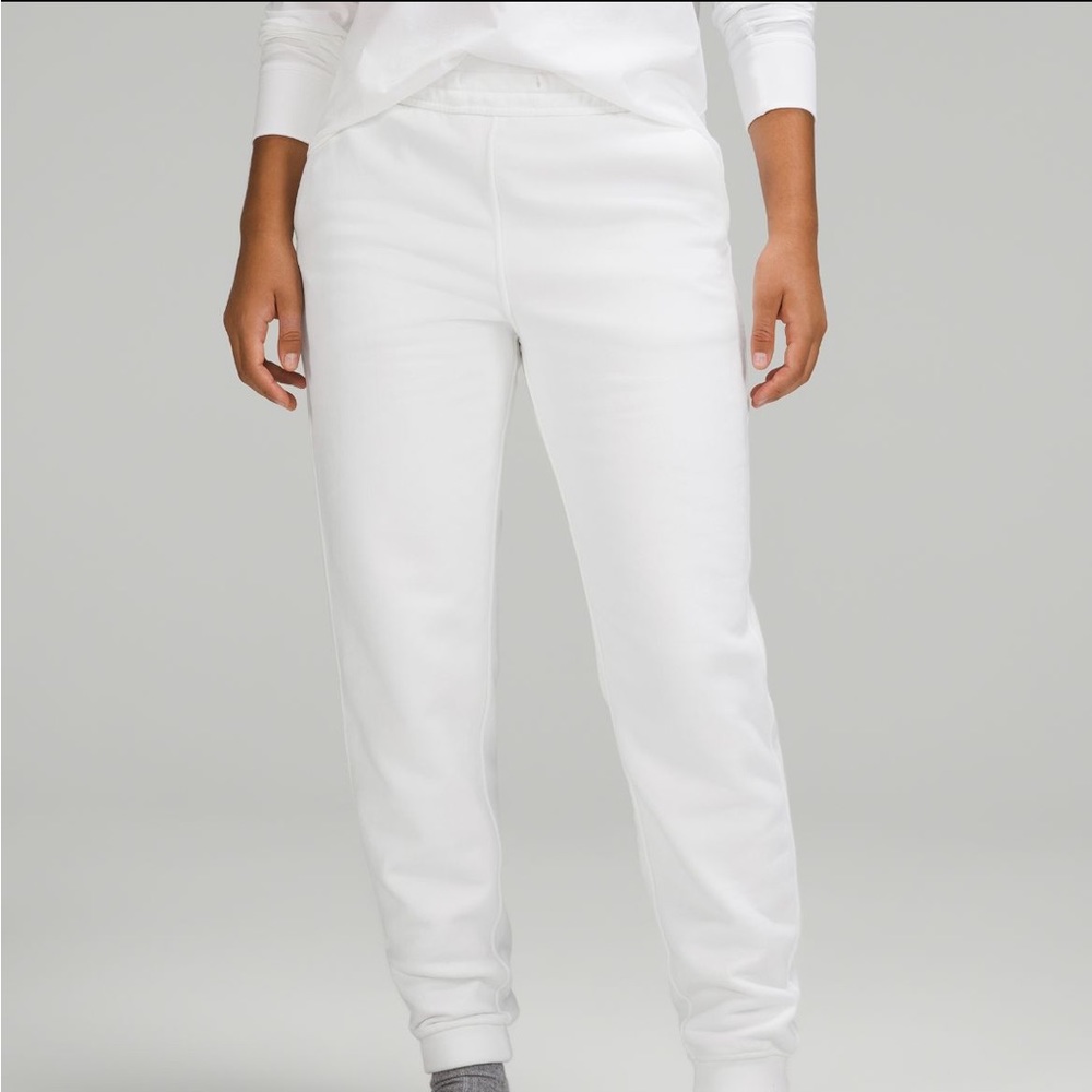 Loungeful jogger size 6 white